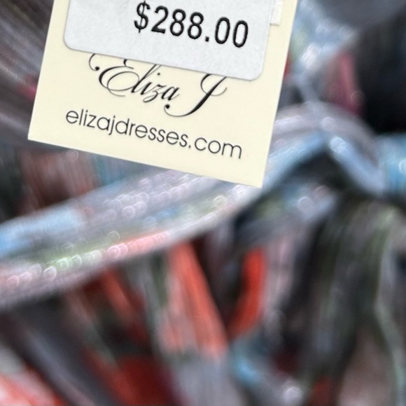 NWT Eliza J Metallic Floral Drape Shoulder Gown (Size 2) - Picture 6 of 6